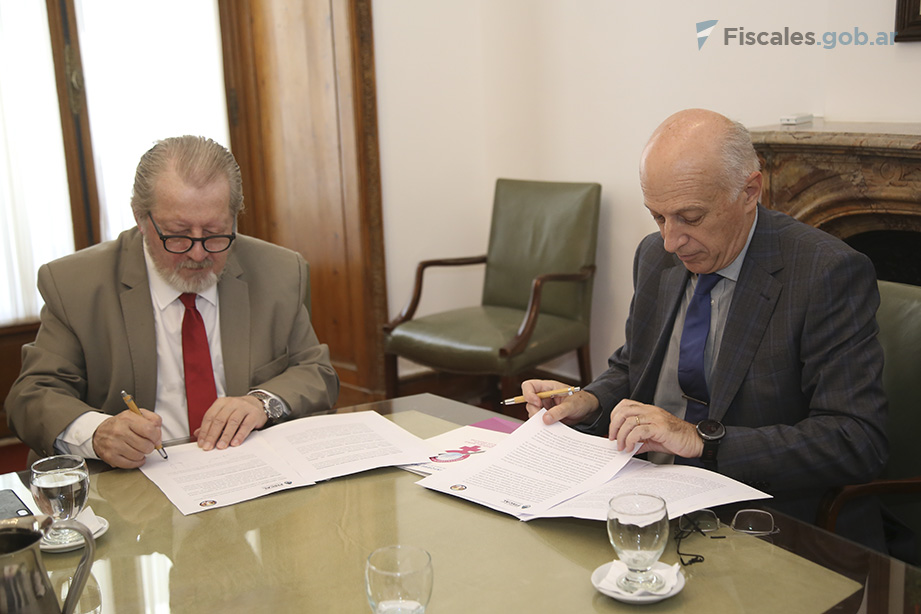 El Defensor del Pueblo de la Nación firmó un Convenio de Cooperación con el Ministerio Público Fiscal para trabajar en la prevención, investigación y sanción de los Femicidios