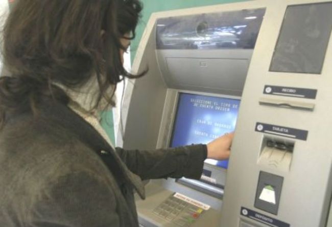 Cómo retirar dinero sin tener tarjeta de débito