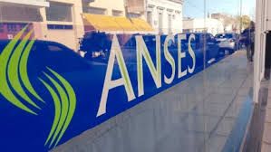 El Gobierno Nacional declaró “esencial e indispensable” el servicio de atención telefónica de ANSES