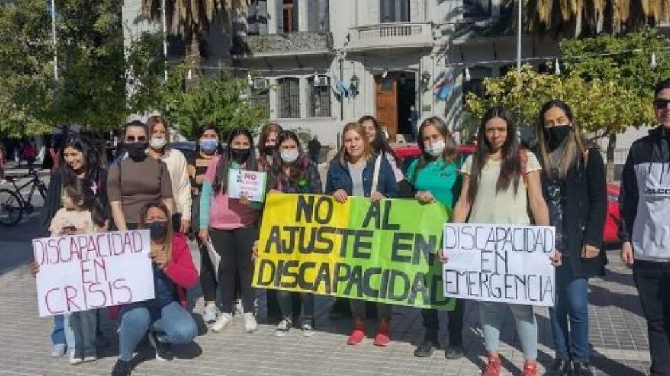 La Defensoría del Pueblo de la Nación interviene ante el presunto recorte o reasignación de los presupuestos para el tratamiento de personas con discapacidad.