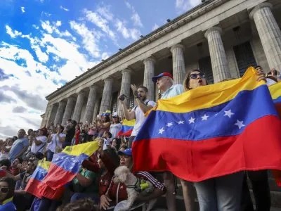 La Defensoría del Pueblo de la Nación le recomendó a Migraciones facilitar los trámites a los inmigrantes venezolanos que necesitan regularizar su situación